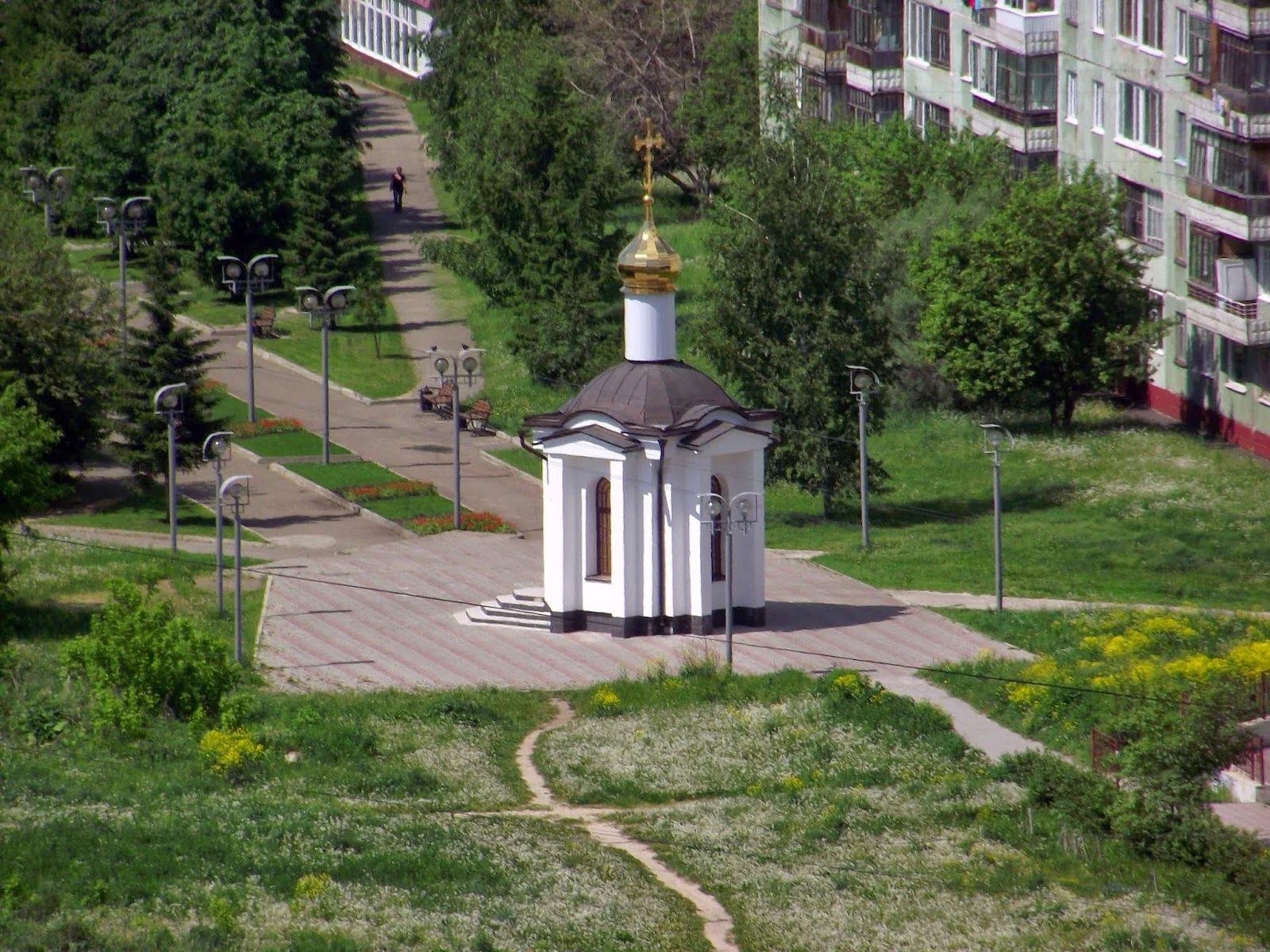 Православная часовня. Часовня Георгия Победоносца Чертаново центральное. Новокузнецк храм часовня Святого Георгия Победоносца. Каштак Томск. Нерюнгри часовня Георгия Победоносца.